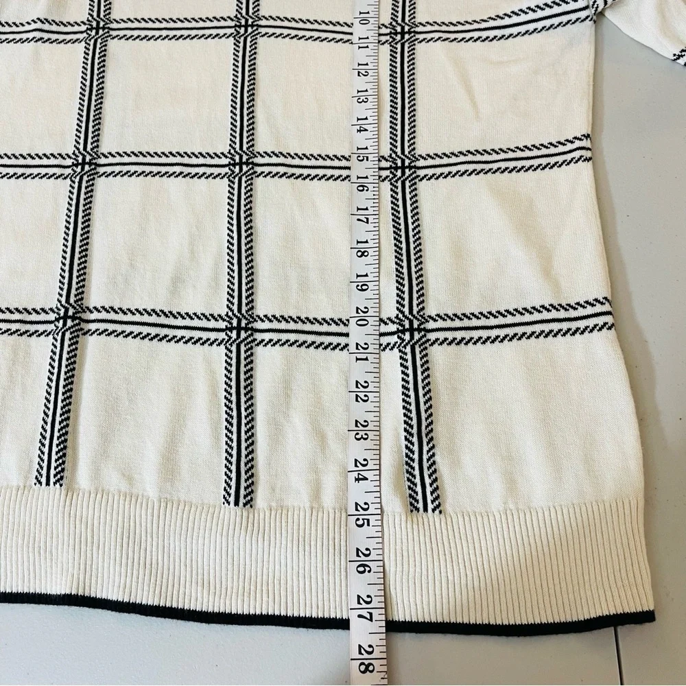Christopher & Banks Windowpane Grid V-Neck Long Sleeve Sweater L Black/White